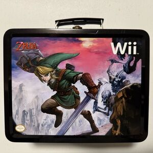 Nintendo Legend of Zelda tin Lunch box